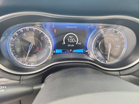 Used 2020 Chrysler 300 Touring image 15