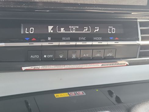 Certified 2026 Toyota Sienna LE FWD image 30
