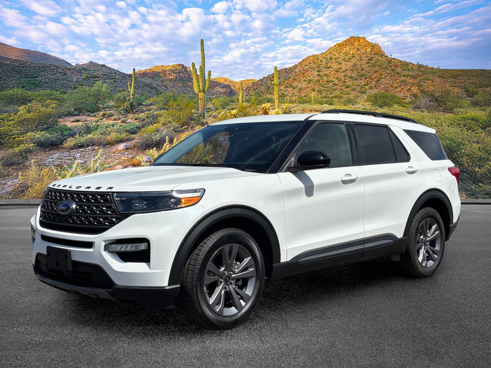 Used 2022 Ford Explorer XLT w/ Equipment Group 202A AWD/4WD image 8