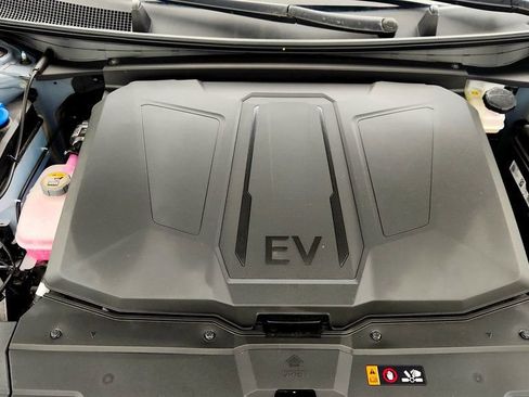 Used 2025 Hyundai Ioniq 5 SEL image 26