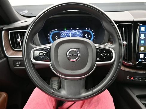 Used 2022 Volvo XC60 B5 Inscription w/ Climate Package image 23