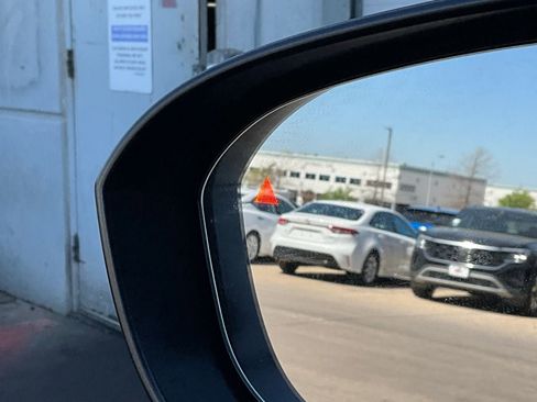 Used 2025 Nissan Rogue SV image 20