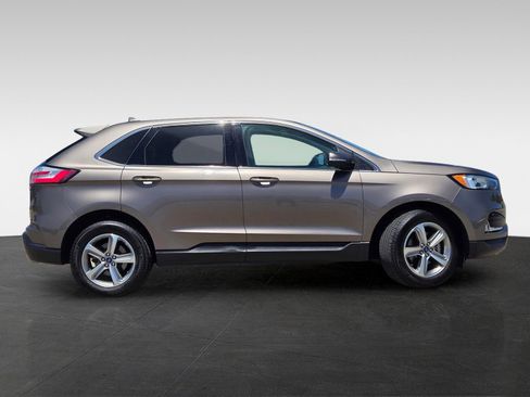 Used 2019 Ford Edge SEL w/ Equipment Group 201A FWD image 3