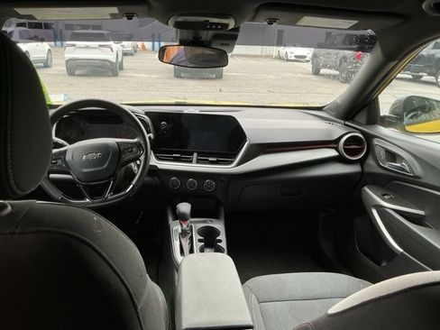 Used 2024 Chevrolet Trax RS w/ Driver Confidence Package FWD image 13