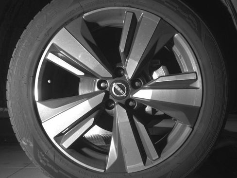 Used 2026 Nissan Rogue SL AWD/4WD image 9