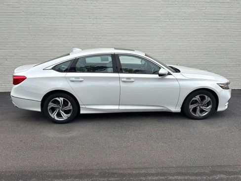 Used 2018 Honda Accord EX image 2