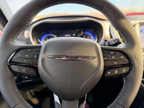 New 2026 Chrysler Pacifica Select AWD/4WD image 11