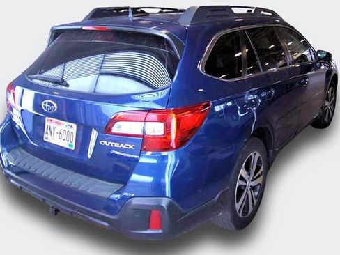 Used 2019 Subaru Outback 2.5i Limited AWD/4WD image 3