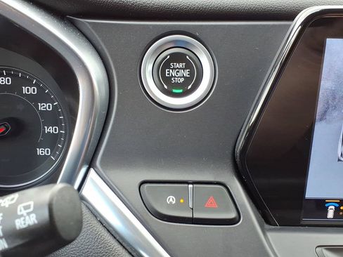 Used 2021 Chevrolet Blazer LT w/ Sound & Technology Package FWD image 22