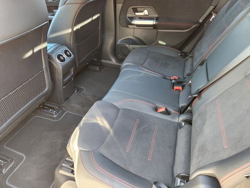 Used 2023 Mercedes-Benz EQB 300 300 image 31