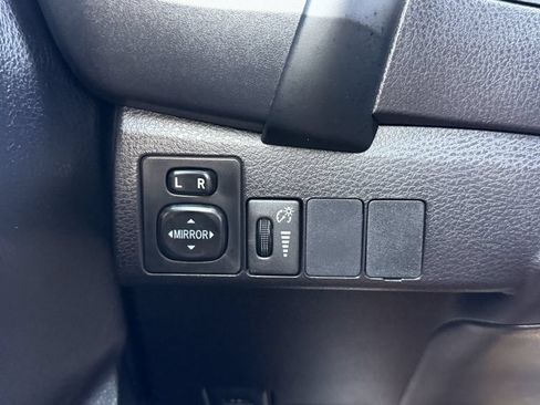 Used 2019 Toyota Corolla LE FWD image 27