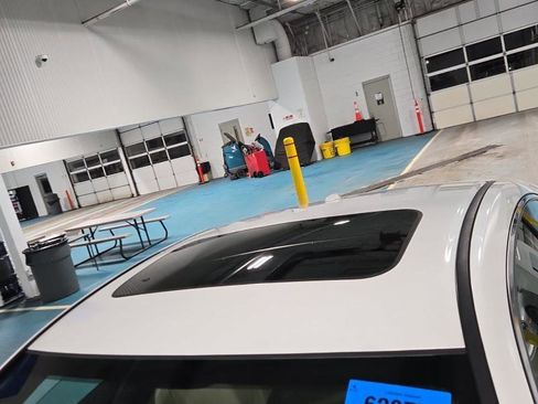 Used 2017 Honda Accord EX-L image 7