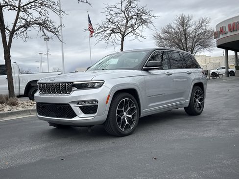 Certified 2022 Jeep Grand Cherokee Summit image 1