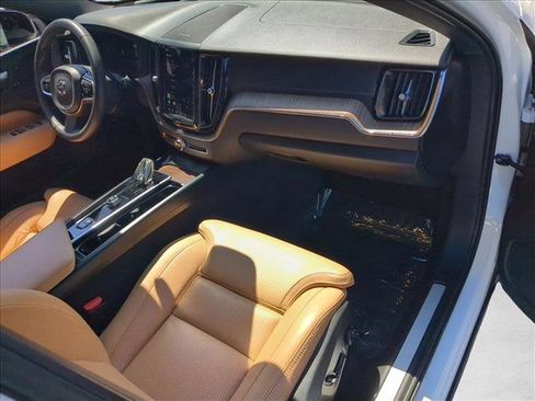 Certified 2023 Volvo XC60 B5 Ultimate w/ Climate Package AWD/4WD image 24