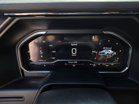 Used 2024 GMC Sierra 1500 AT4 w/ AT4 Premium Package image 15