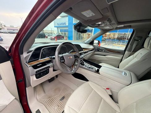 Used 2024 Cadillac Escalade ESV Premium Luxury Platinum w/ Heavy-Duty Trailer Package AWD/4WD image 9