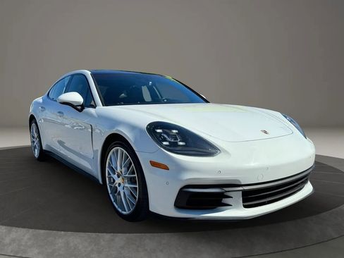 Used 2017 Porsche Panamera 4 image 3