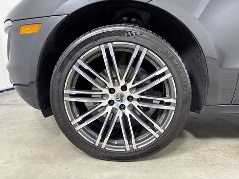 Certified 2017 Porsche Macan AWD/4WD image 13