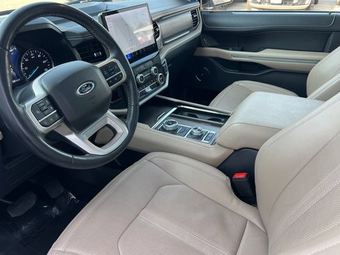 Used 2024 Ford Expedition Max Limited AWD/4WD image 11