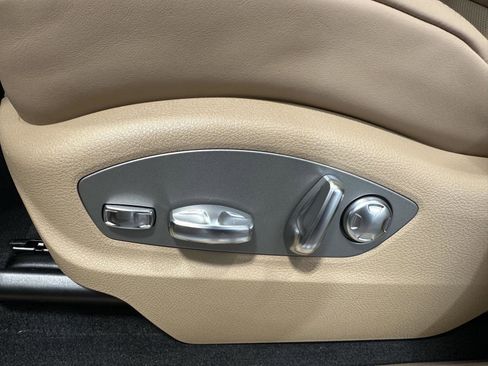 Used 2026 Porsche Macan Turbo image 19