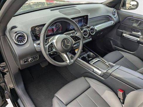 New 2025 Mercedes-Benz GLB 250 4MATIC image 3