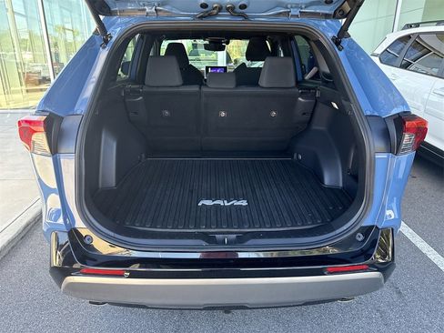 Used 2024 Toyota RAV4 SE image 31