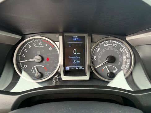 Used 2022 Toyota Tacoma SR5 AWD/4WD image 19