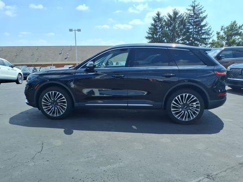 Used 2022 Lincoln Corsair Reserve w/ Towing Package AWD/4WD image 4