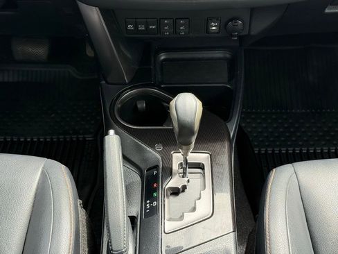 Used 2018 Toyota RAV4 SE AWD/4WD image 27