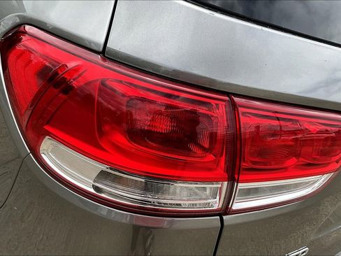 Used 2018 Kia Sorento L FWD image 28