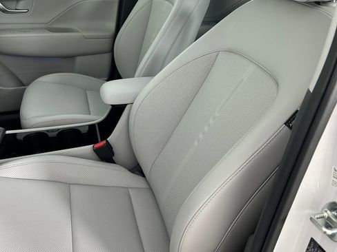 Used 2024 Hyundai Kona Limited AWD/4WD image 12