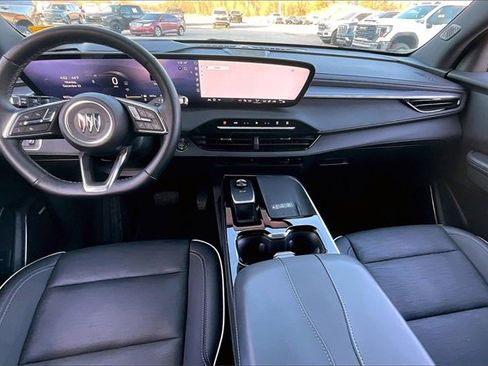 Used 2025 Buick Enclave Sport Touring image 7