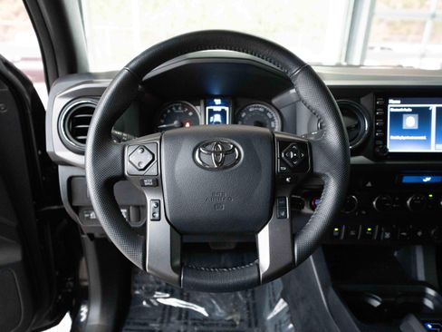 Used 2023 Toyota Tacoma TRD Sport w/ Advanced Technology Package image 21