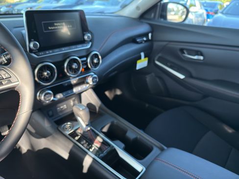 New 2025 Nissan Sentra SR image 23