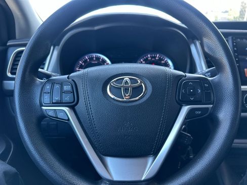 Used 2016 Toyota Highlander LE image 22
