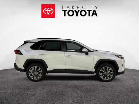 Used 2025 Toyota RAV4 XLE Premium image 9