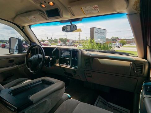 Used 2007 Chevrolet Silverado 2500 LT w/ Heavy-Duty Power Package RWD image 15