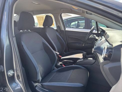Used 2025 Nissan Versa SV FWD image 29