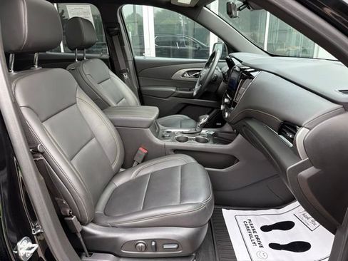 Used 2023 Chevrolet Traverse LT w/ LT Premium Package AWD/4WD image 18