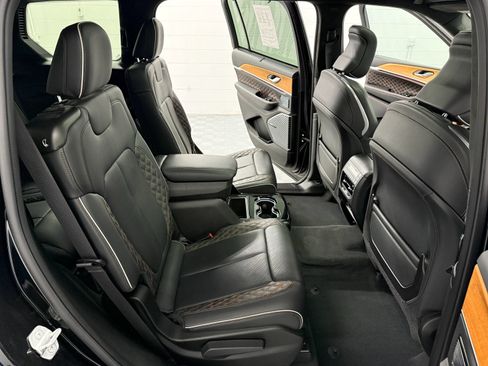 Used 2023 Jeep Grand Cherokee L Summit AWD/4WD image 19