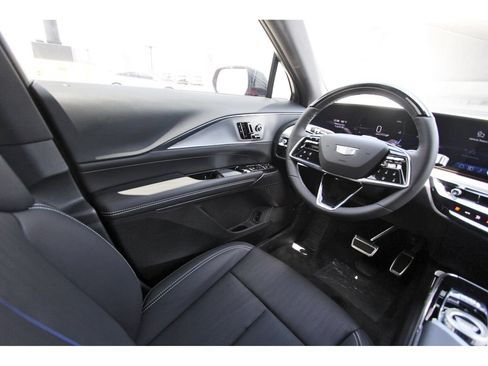 New 2027 Cadillac Lyriq Luxury AWD/4WD image 8