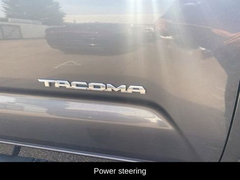 Used 2020 Toyota Tacoma TRD Sport image 5