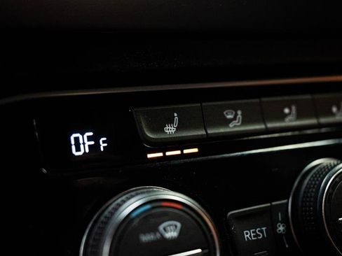 Used 2023 Volkswagen Atlas SE w/ Panoramic Sunroof Package image 23