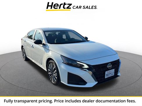 Used 2025 Nissan Altima 2.5 SV FWD image 1