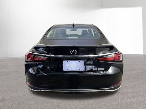 Used 2022 Lexus ES 250 Ultra Luxury w/ Accessory Package 2 image 35