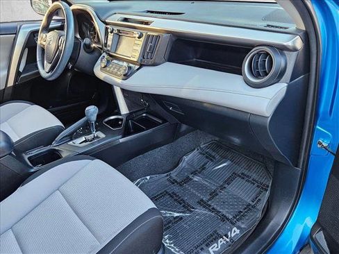 Used 2018 Toyota RAV4 XLE FWD image 21