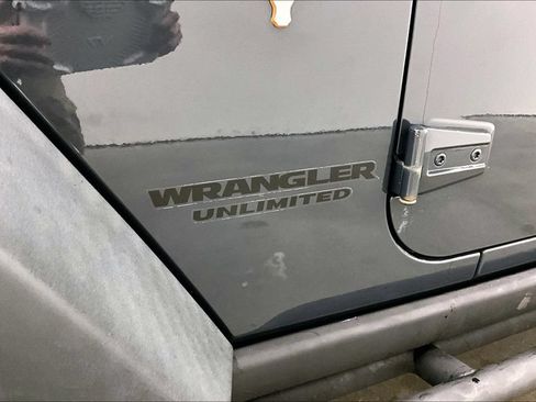 Used 2016 Jeep Wrangler Unlimited Rubicon w/ Dual Top Group AWD/4WD image 24