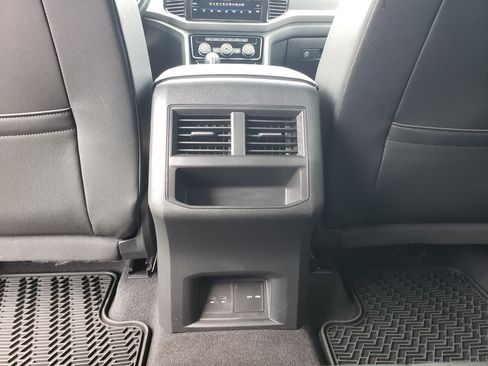 Used 2023 Volkswagen Atlas Cross Sport SEL AWD/4WD image 35