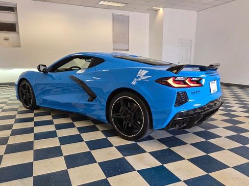 Used 2024 Chevrolet Corvette Stingray Preferred Cpe w/ Z51 Performance Package RWD image 5