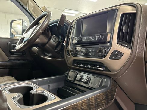Used 2015 GMC Sierra 3500 Denali w/ Duramax Plus Package image 20